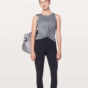 Lululemon Breeze through Twist Tank Size 6